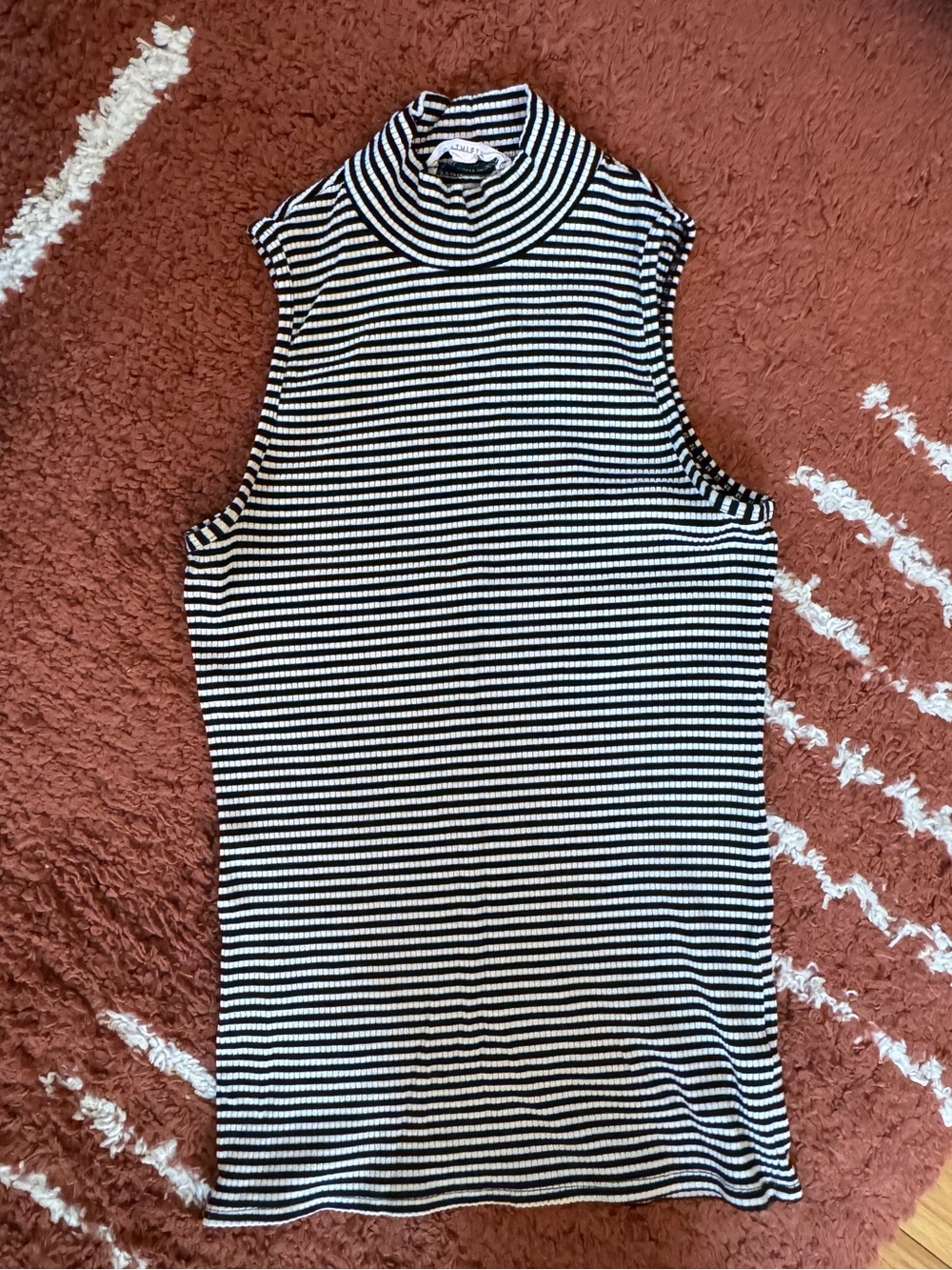 Athleta Black & White Striped Sleeveless Mock Turtleneck Size Small